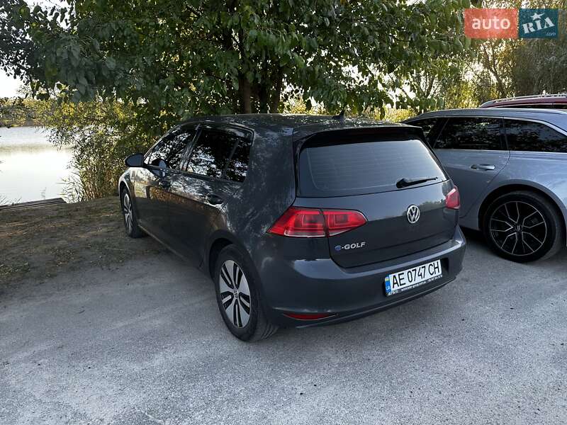 Хэтчбек Volkswagen e-Golf 2016 в Днепре