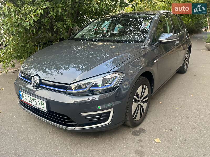 Хэтчбек Volkswagen e-Golf 2020 в Киеве