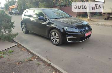 Volkswagen e-Golf 2015