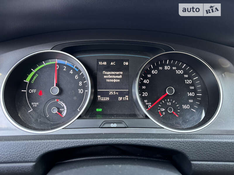 Хэтчбек Volkswagen e-Golf 2015 в Хмельницком