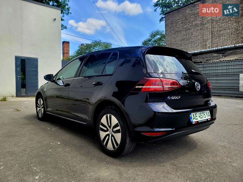 Хетчбек Volkswagen e-Golf 2014 в Дніпрі