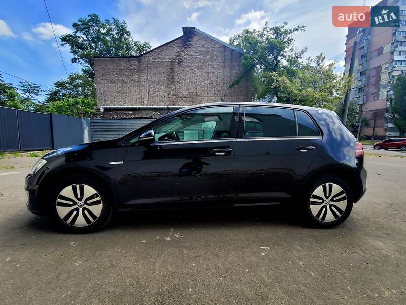 Хетчбек Volkswagen e-Golf 2014 в Дніпрі