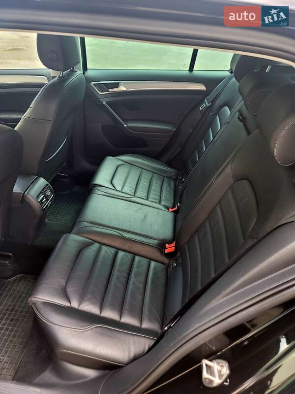 Хетчбек Volkswagen e-Golf 2014 в Дніпрі