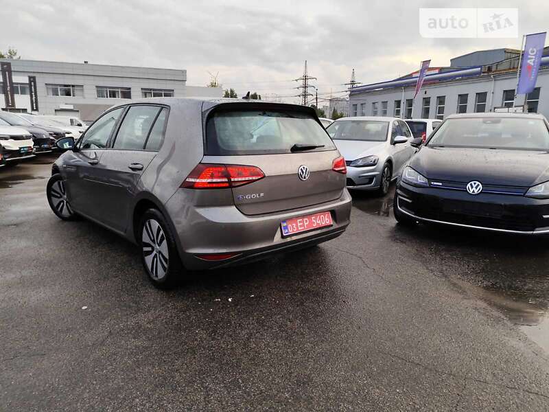 Хетчбек Volkswagen e-Golf 2015 в Києві