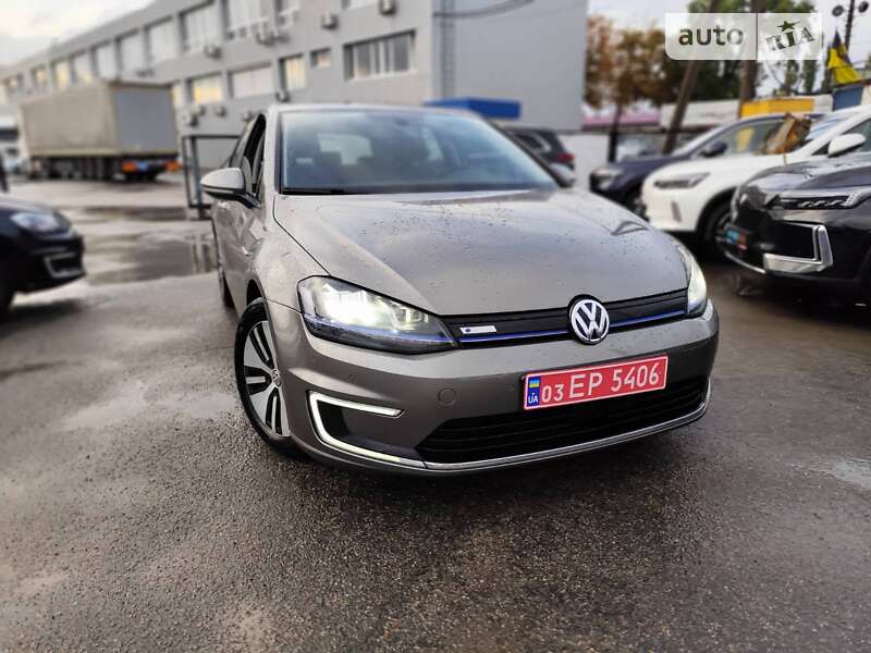 Хетчбек Volkswagen e-Golf 2015 в Києві