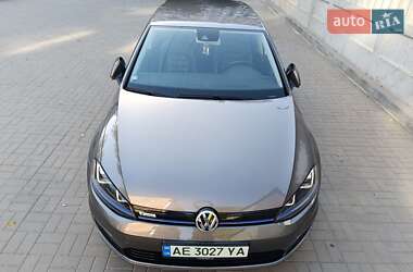 Volkswagen e-Golf 2015