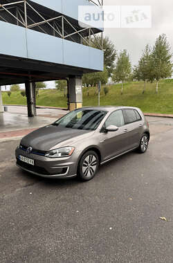 Хэтчбек Volkswagen e-Golf 2016 в Киеве