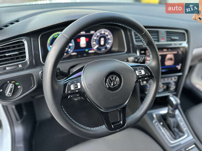 Хетчбек Volkswagen e-Golf 2018 в Києві