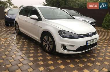 Хетчбек Volkswagen e-Golf 2014 в Дніпрі