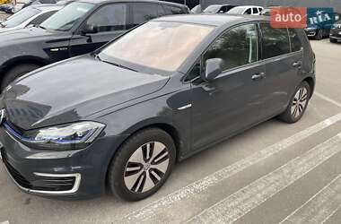 Хэтчбек Volkswagen e-Golf 2018 в Киеве