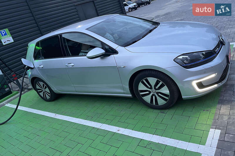 Хэтчбек Volkswagen e-Golf 2016 в Кривом Роге
