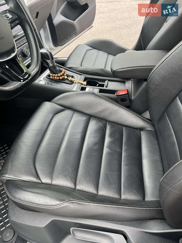 Хэтчбек Volkswagen e-Golf 2016 в Кривом Роге