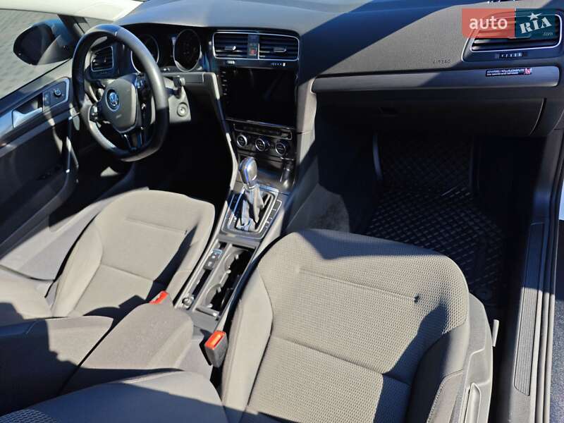 Хетчбек Volkswagen e-Golf 2017 в Полтаві