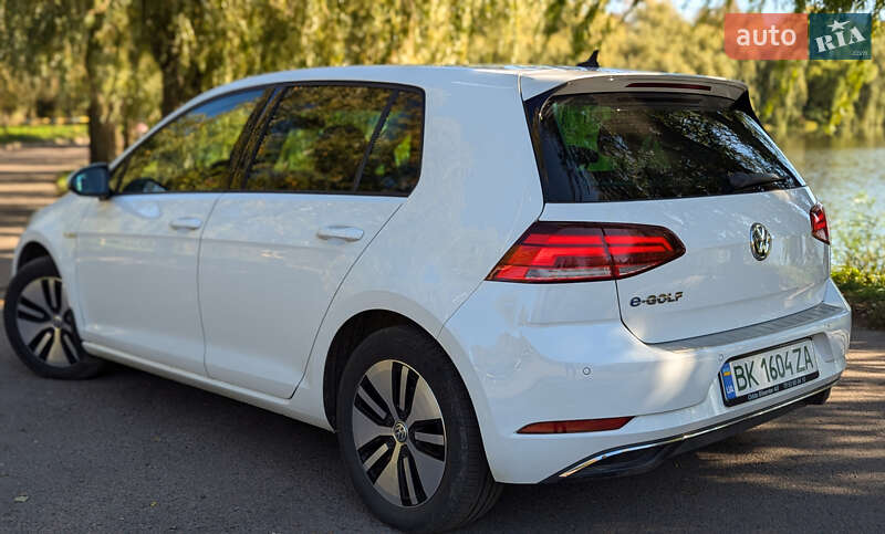 Хетчбек Volkswagen e-Golf 2017 в Рівному