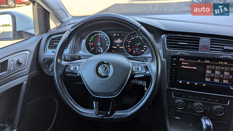 Хетчбек Volkswagen e-Golf 2017 в Рівному