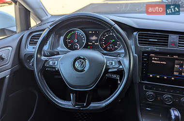 Хетчбек Volkswagen e-Golf 2017 в 
