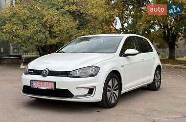 Хетчбек Volkswagen e-Golf 2015 в Рівному