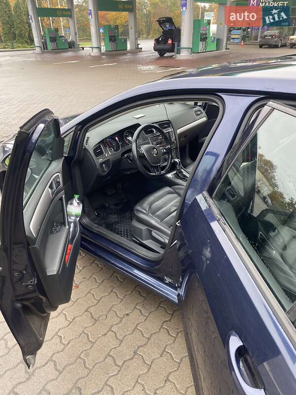 Хетчбек Volkswagen e-Golf 2015 в Рівному