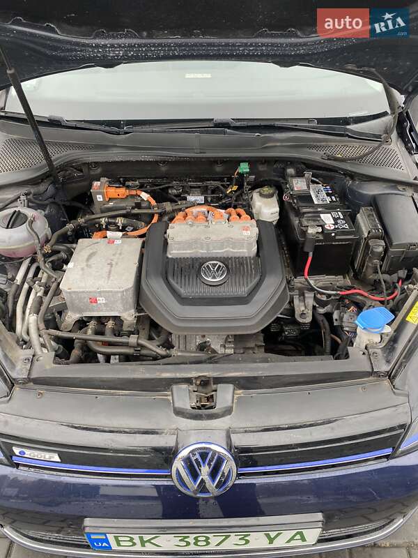 Хетчбек Volkswagen e-Golf 2015 в Рівному