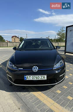 Хэтчбек Volkswagen e-Golf 2014 в Коломые