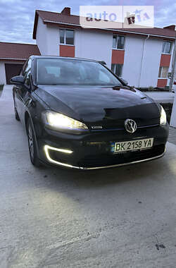 Хэтчбек Volkswagen e-Golf 2015 в Ровно