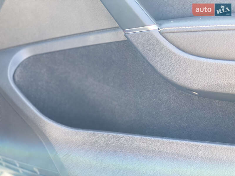 Хэтчбек Volkswagen e-Golf 2017 в Днепре фото 16 Хэтчбек Volkswagen e-Golf 2017 в Днепре