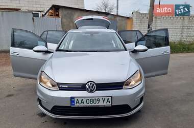 Хэтчбек Volkswagen e-Golf 2016 в 