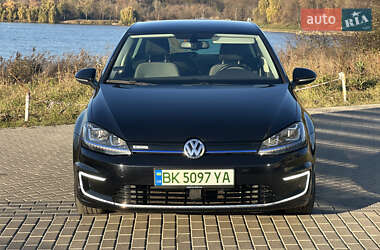 Хетчбек Volkswagen e-Golf 2015 в Рівному