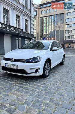 Хэтчбек Volkswagen e-Golf 2014 в 