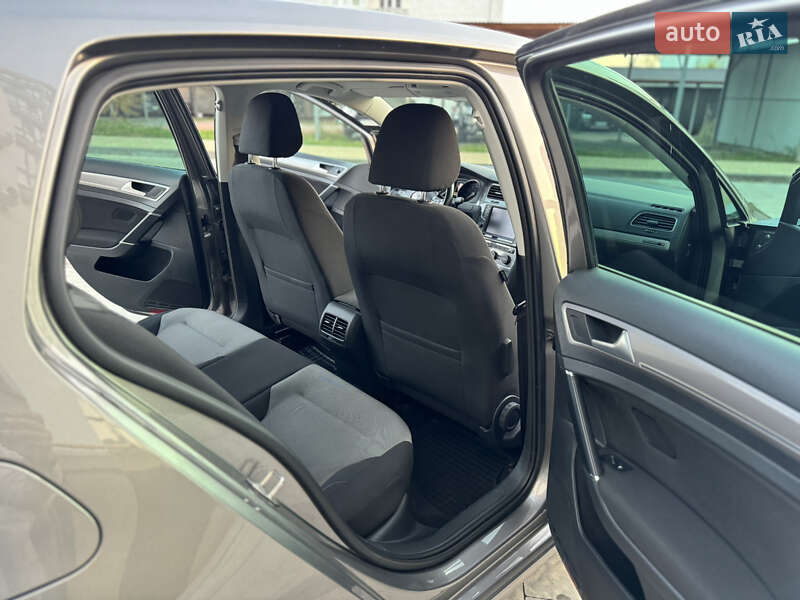 Хетчбек Volkswagen e-Golf 2015 в Сокалі