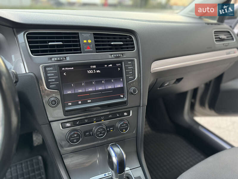 Хетчбек Volkswagen e-Golf 2015 в Сокалі