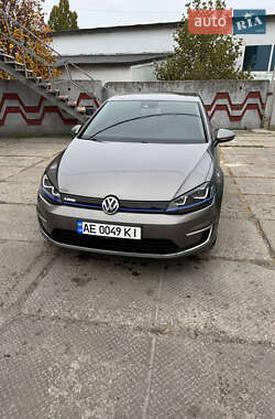 Volkswagen e-Golf 2015