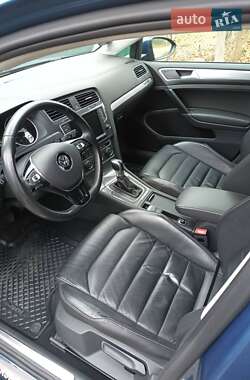 Хетчбек Volkswagen e-Golf 2015 в 
