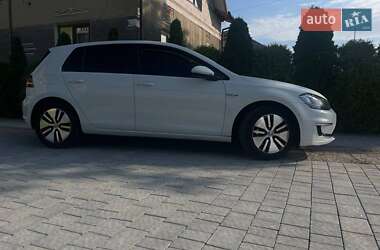 Хетчбек Volkswagen e-Golf 2014 в Стрию