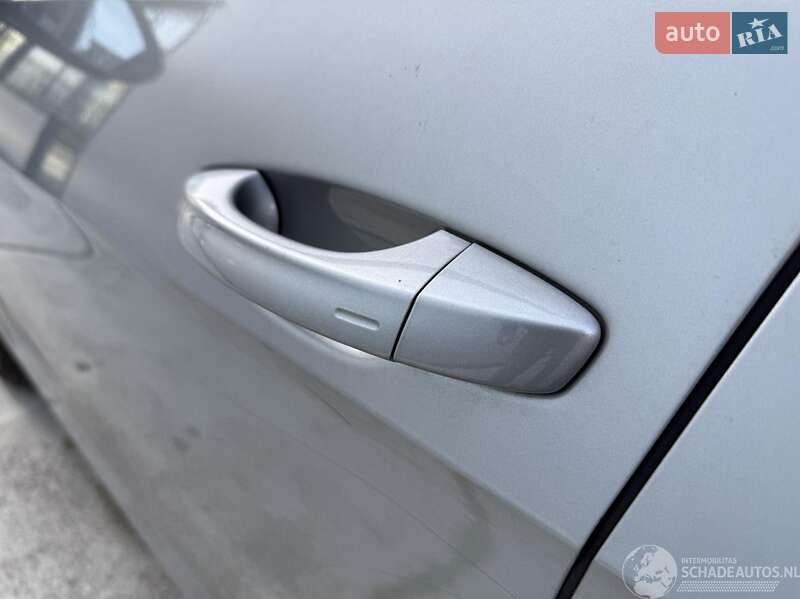 Хэтчбек Volkswagen e-Golf 2018 в Киеве