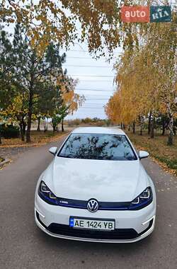 Volkswagen e-Golf 2015