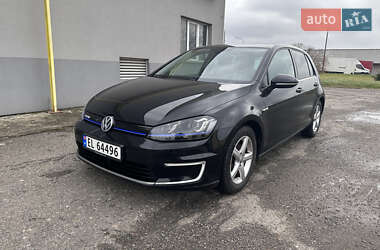 Хэтчбек Volkswagen e-Golf 2015 в Радехове