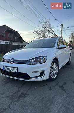 Хетчбек Volkswagen e-Golf 2014 в Києві