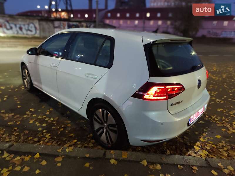 Хетчбек Volkswagen e-Golf 2014 в Києві фото 8 Хетчбек Volkswagen e-Golf 2014 в Києві