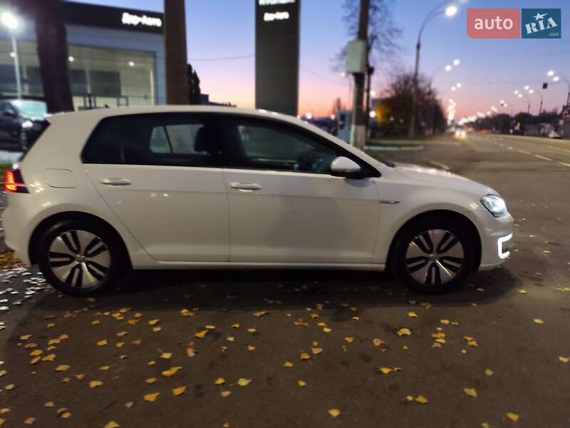 Хетчбек Volkswagen e-Golf 2014 в Києві фото 14 Хетчбек Volkswagen e-Golf 2014 в Києві