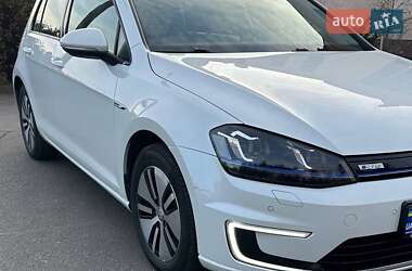 Хэтчбек Volkswagen e-Golf 2016 в Тернополе