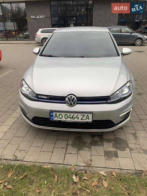 Хэтчбек Volkswagen e-Golf 2018 в Ужгороде