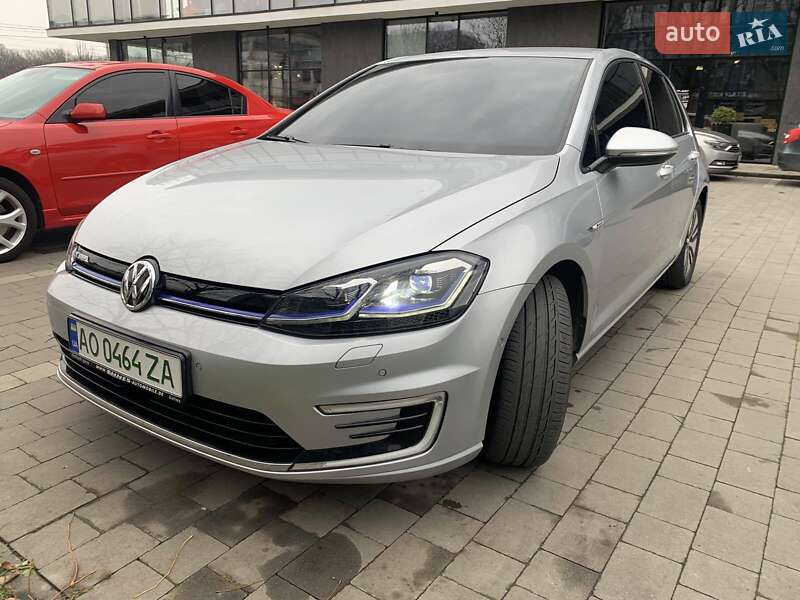 Хэтчбек Volkswagen e-Golf 2018 в Ужгороде