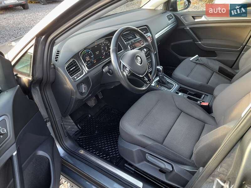 Хэтчбек Volkswagen e-Golf 2017 в Виннице фото 5 Хэтчбек Volkswagen e-Golf 2017 в Виннице