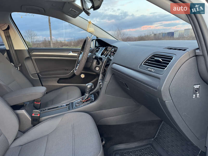 Хэтчбек Volkswagen e-Golf 2020 в Мукачево