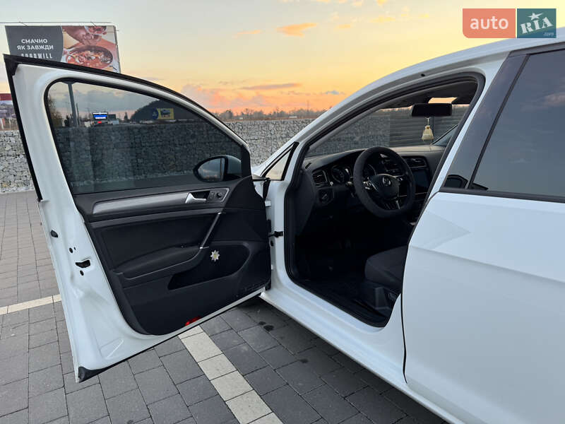 Хэтчбек Volkswagen e-Golf 2020 в Мукачево