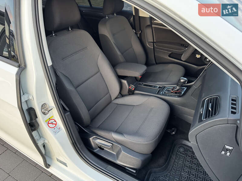 Хэтчбек Volkswagen e-Golf 2020 в Мукачево