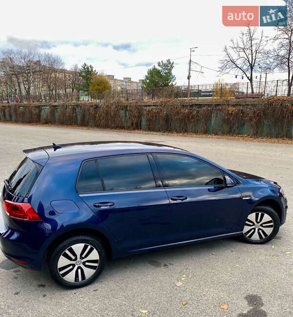 Хетчбек Volkswagen e-Golf 2015 в Дніпрі