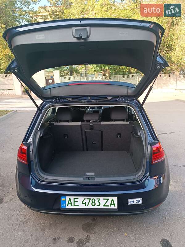 Хетчбек Volkswagen e-Golf 2016 в Дніпрі