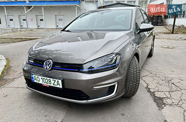 Хэтчбек Volkswagen e-Golf 2015 в 